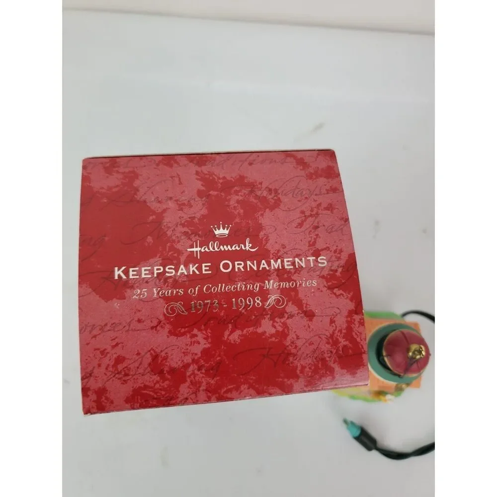 VTG 1998 Hallmark‎ Keepsake Christmas Ornament Lighthouse Greetings Magic